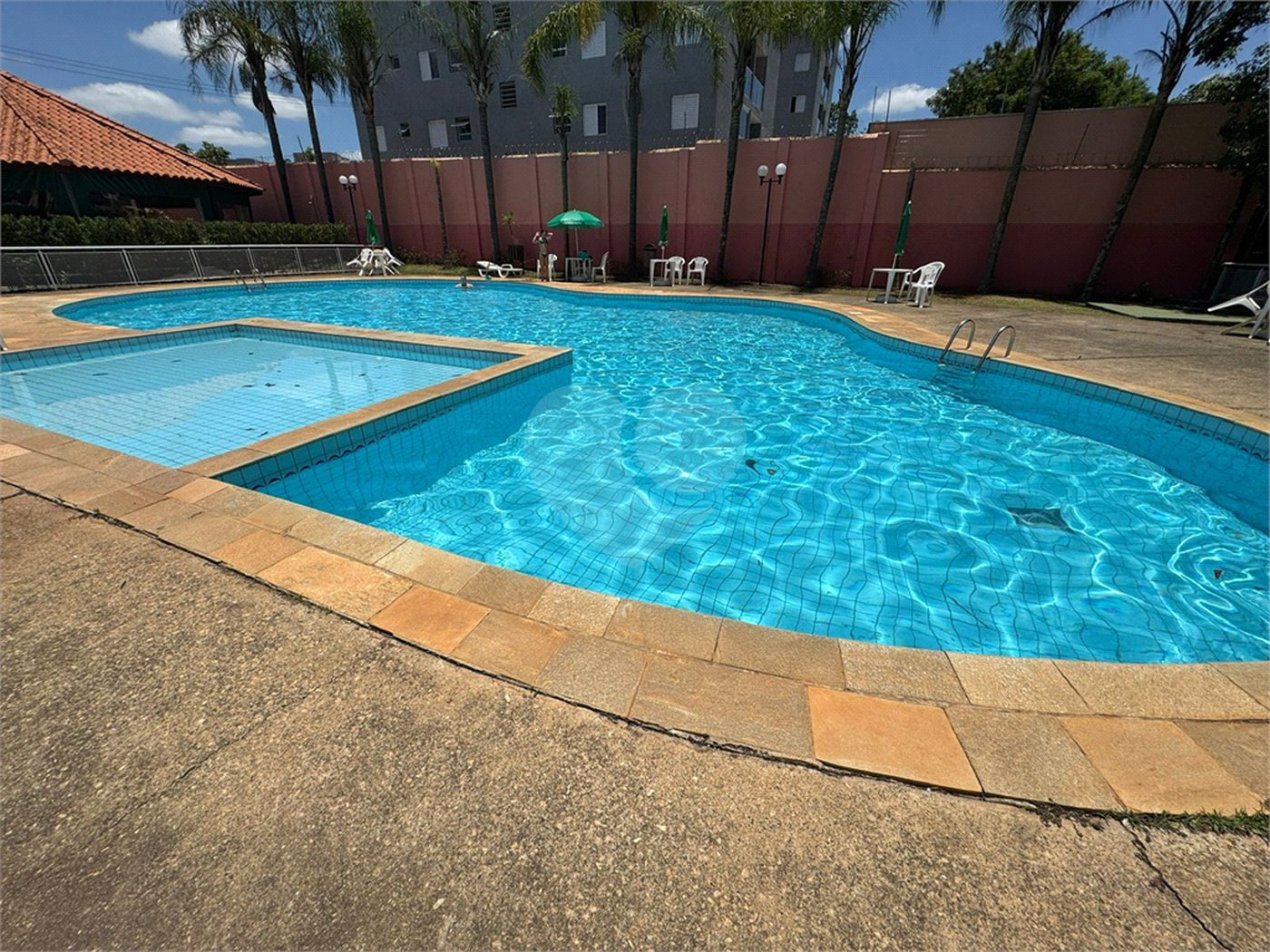 Casa à venda ou para alugar com 2 suítes no condomínio Villa do Bosque, Sorocaba - SP