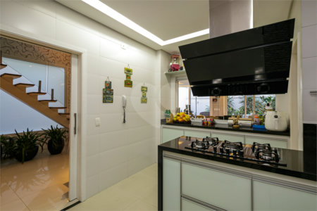 Casa à venda com 3 suítes no condomínio Modigliani, São Paulo - SP