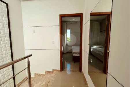 Apartamento à venda com 2 suítes, em Taperapuan, Porto Seguro, BA
