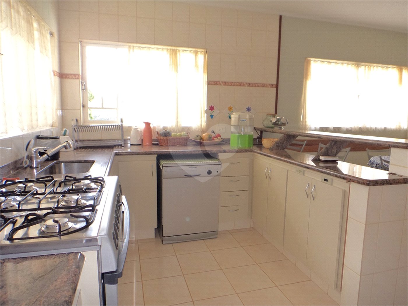 Casa à venda com 4 suítes em Nova Gardênia, Atibaia, SP