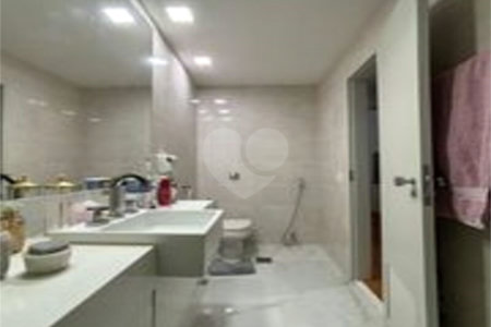 Apartamento à venda com 3 quartos, sendo 1 suíte, em Lagoa, Rio de Janeiro, RJ