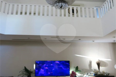 Casa em condomínio à venda com 4 quartos, sendo 3 suítes, em Jardim Vitória Régia, São Paulo, SP