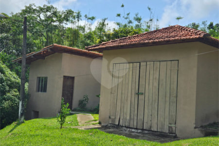 Sítio à venda com 6 quartos, sendo 1 suíte,  em Bairro do Cambará, São Roque, SP