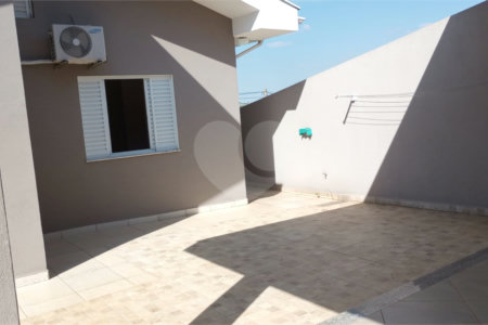 Casa à venda com 3 suítes no condomínio Picollo, Louveira - SP