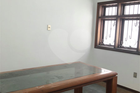 Sobrado à venda com 3 quartos, sendo 1 suíte, em Vila Trujillo, Sorocaba, SP