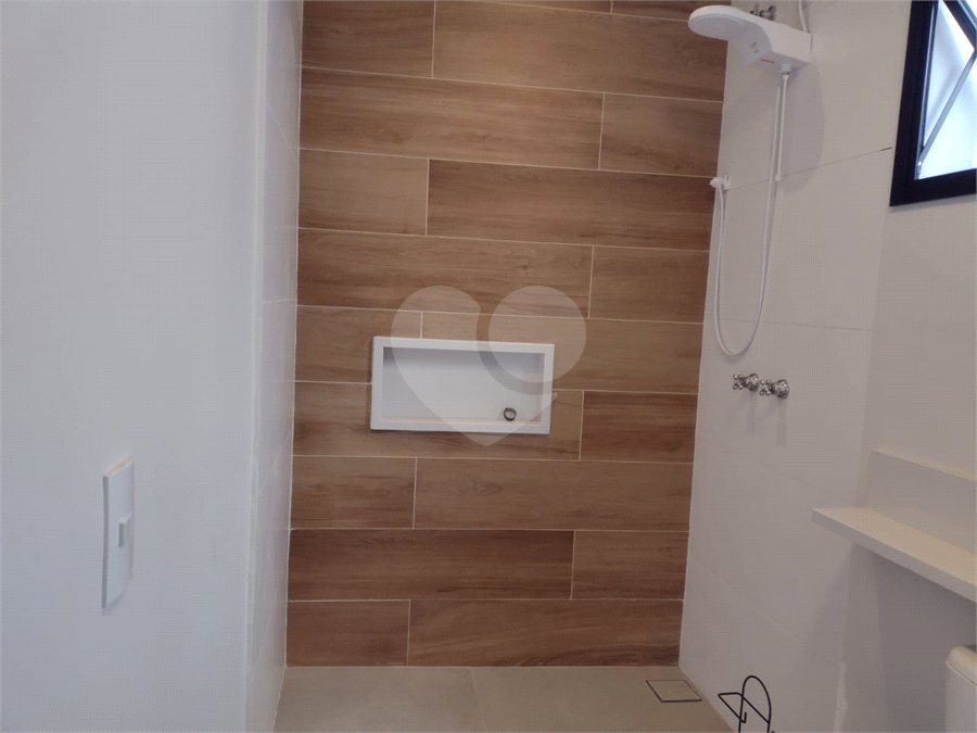 Casa à venda com 4 suítes no condomínio Residencial Villa do Sol, Valinhos - SP