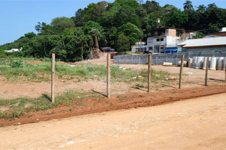 Terreno em Atibaia com 4.800 metros, pronto para construir, topografia plana, aceita financiamento