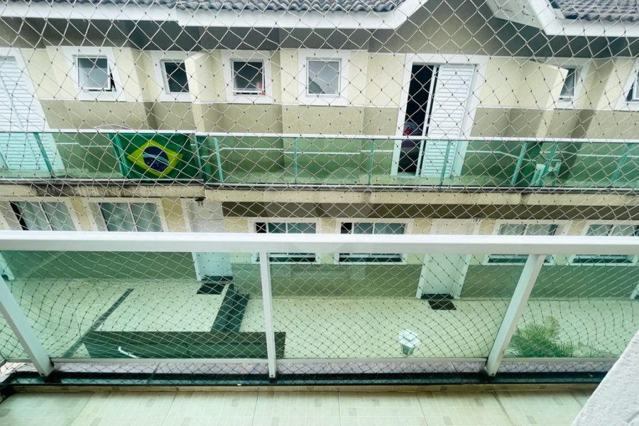 Casa à venda com 3 quartos, sendo 1 suíte,  no condomínio Rafaela I, São Paulo - SP