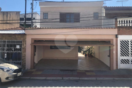 Sobrado completo e espaçoso em São Caetano do Sul | 3 Suítes | 5 a 7 Vagas de garagem