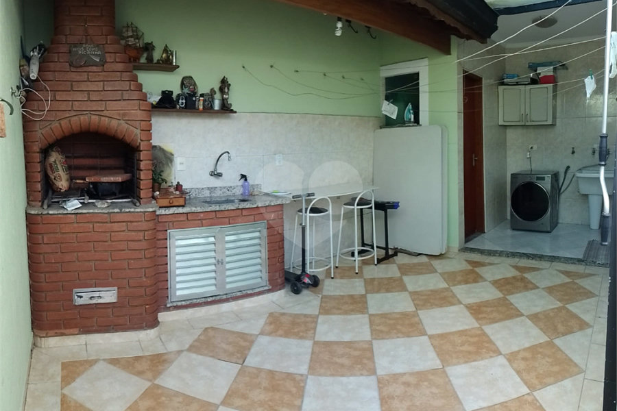Sobrado à venda com 3 quartos, sendo 1 suíte, em Jardim Regina, São Paulo, SP