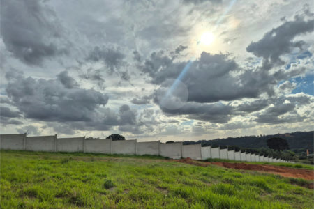 Terreno à venda no condomínio Villagio Caxambu, Jundiaí - SP