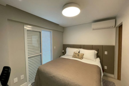 Apartamento 1 suíte com closet, 1 vaga demarcada, Embaré, Santos