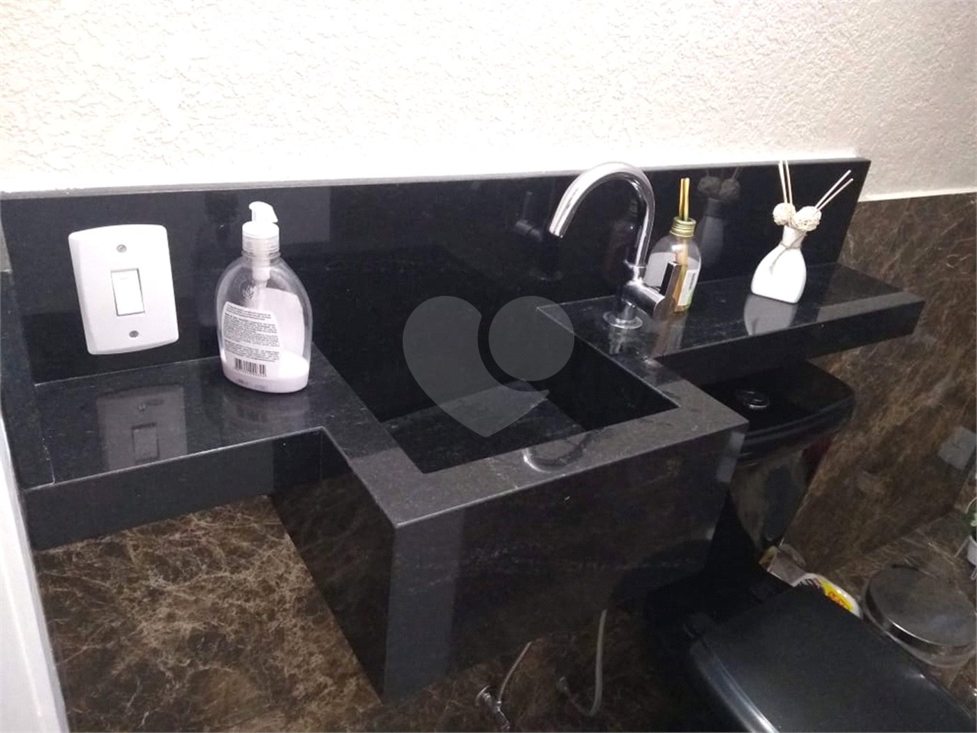Casa à venda com 3 quartos, sendo 1 suíte,  no condomínio Casa de Rua, São Paulo - SP