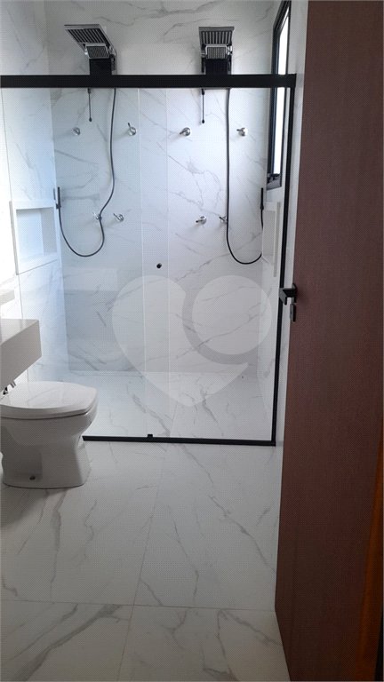 Casa à venda com 3 suítes no condomínio Jardim Laguna, Indaiatuba - SP