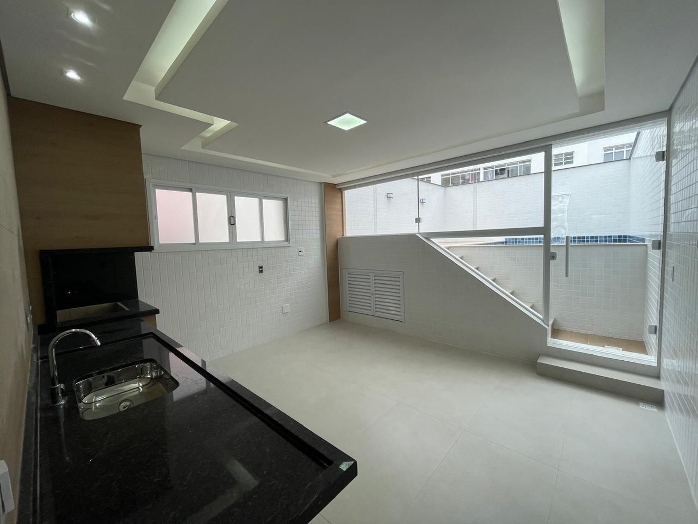 Casa com 4 dormitórios à venda, 234 m² por R$ 1.650.000,00 - Embaré - Santos/SP