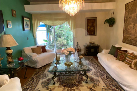 Casa à venda com 4 quartos, sendo 1 suíte,  em Vila Oliveira, Mogi das Cruzes, SP