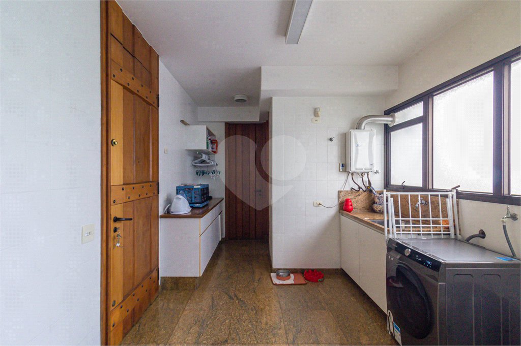 Apartamento à venda com 4 quartos, sendo 3 suítes, em Campo Belo, São Paulo, SP
