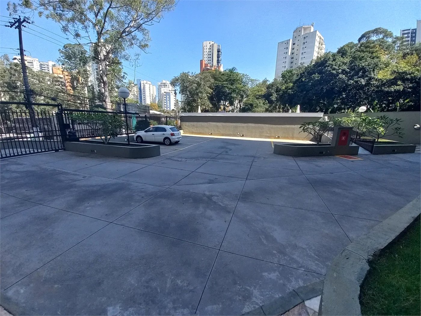 Apartamento à venda com 3 quartos, sendo 1 suíte,  em Vila Andrade, São Paulo, SP