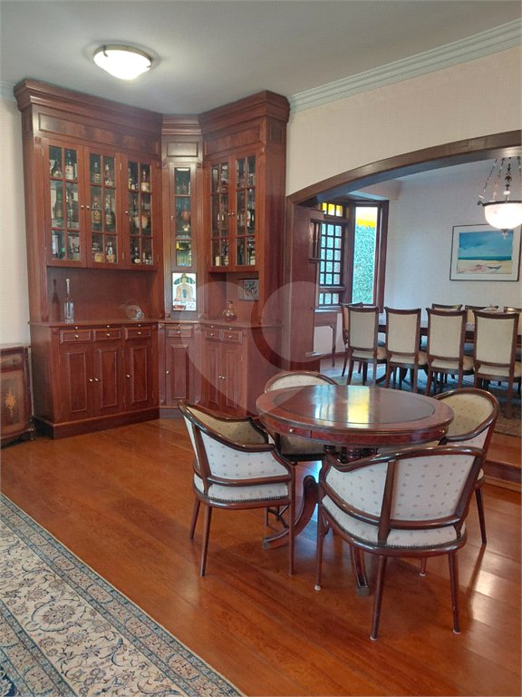 Casa à venda com 4 suítes no condomínio Ville Bourghese, São Paulo - SP