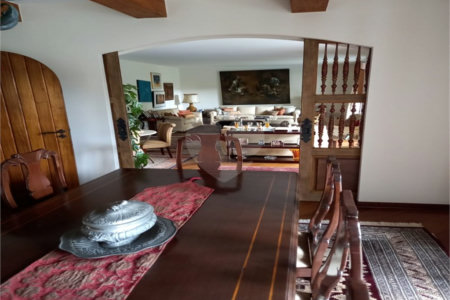Casa à venda com 5 quartos, sendo 2 suítes,  em Jardim Guedala, São Paulo, SP