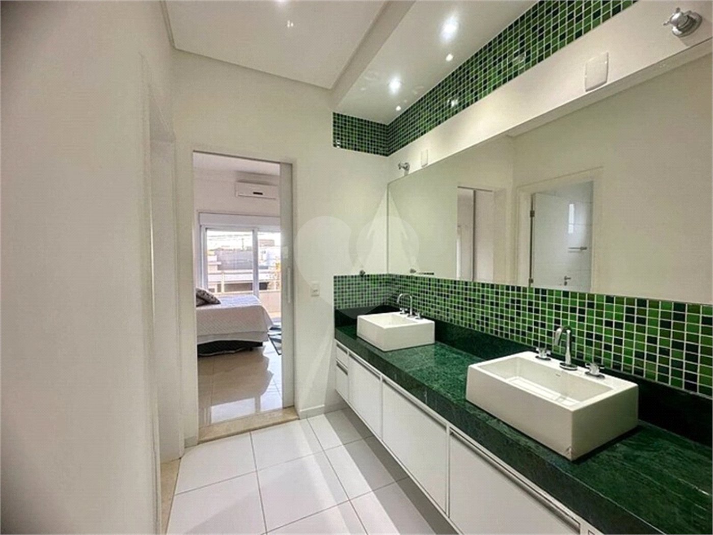 Casa à venda com 5 suítes no condomínio Ibiti Royal Park, Sorocaba - SP