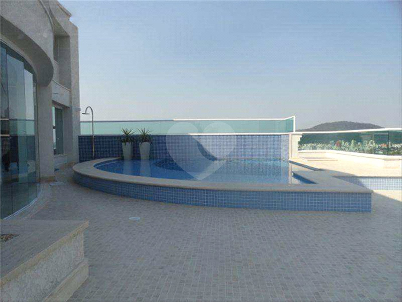 Apartamento à venda com 3 suítes em Jardim Virgínia, Guarujá, SP