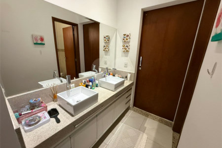 Casa à venda com 3 quartos, sendo 1 suíte,  no condomínio Reserva dos Vinhedos, Louveira - SP