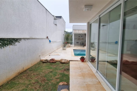 Casa à venda com 5 quartos, sendo 2 suítes, no condomínio Swiss Park, São Bernardo do Campo - SP