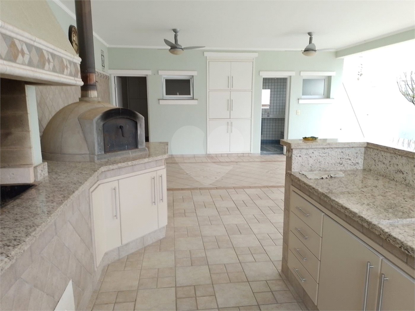 Casa à venda com 4 quartos, sendo 2 suítes,  em Vila Santista, Atibaia, SP