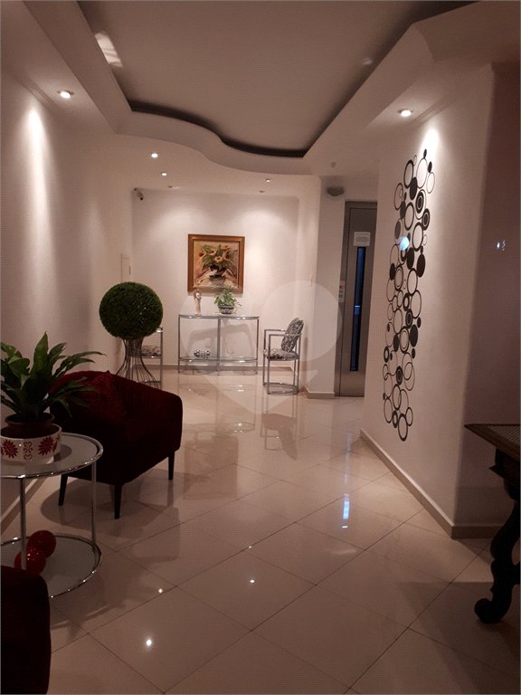 Apartamento à venda com 3 quartos, sendo 1 suíte,  em Santa Cecília, São Paulo, SP
