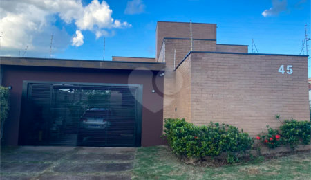 Casa à venda com 3 quartos, sendo 1 suíte,  em Parque Santa Mônica, São Carlos, SP