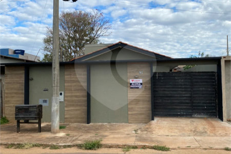 Casa para alugar com 3 quartos, sendo 1 suíte, em Parque das Aroeiras, Ponta Porã, MS