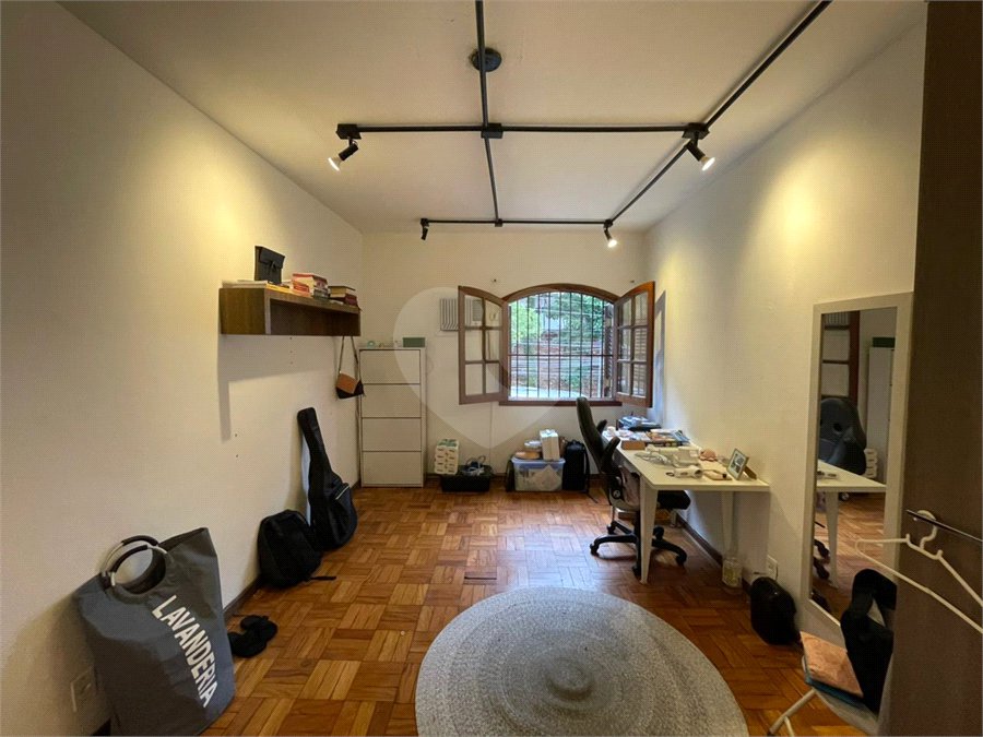 Sobrado à venda com 3 quartos em Quinta da Paineira, São Paulo, SP