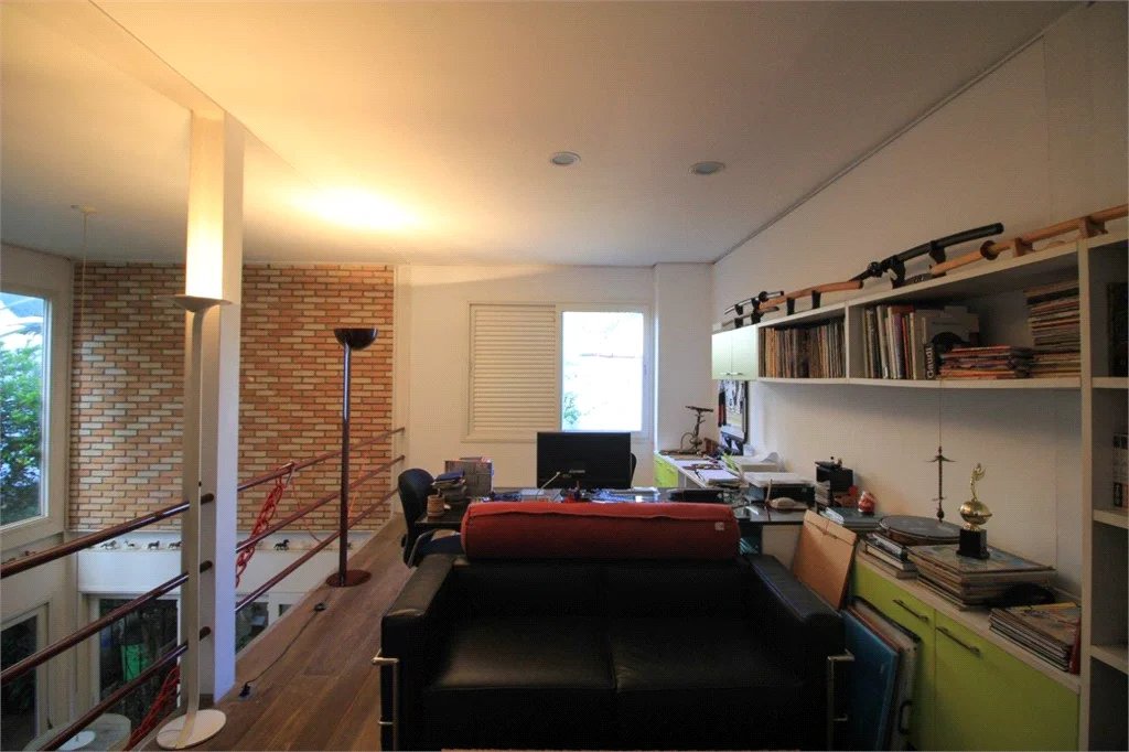 Casa à venda ou para alugar com 5 quartos, sendo 3 suítes, em Vila Madalena, São Paulo, SP