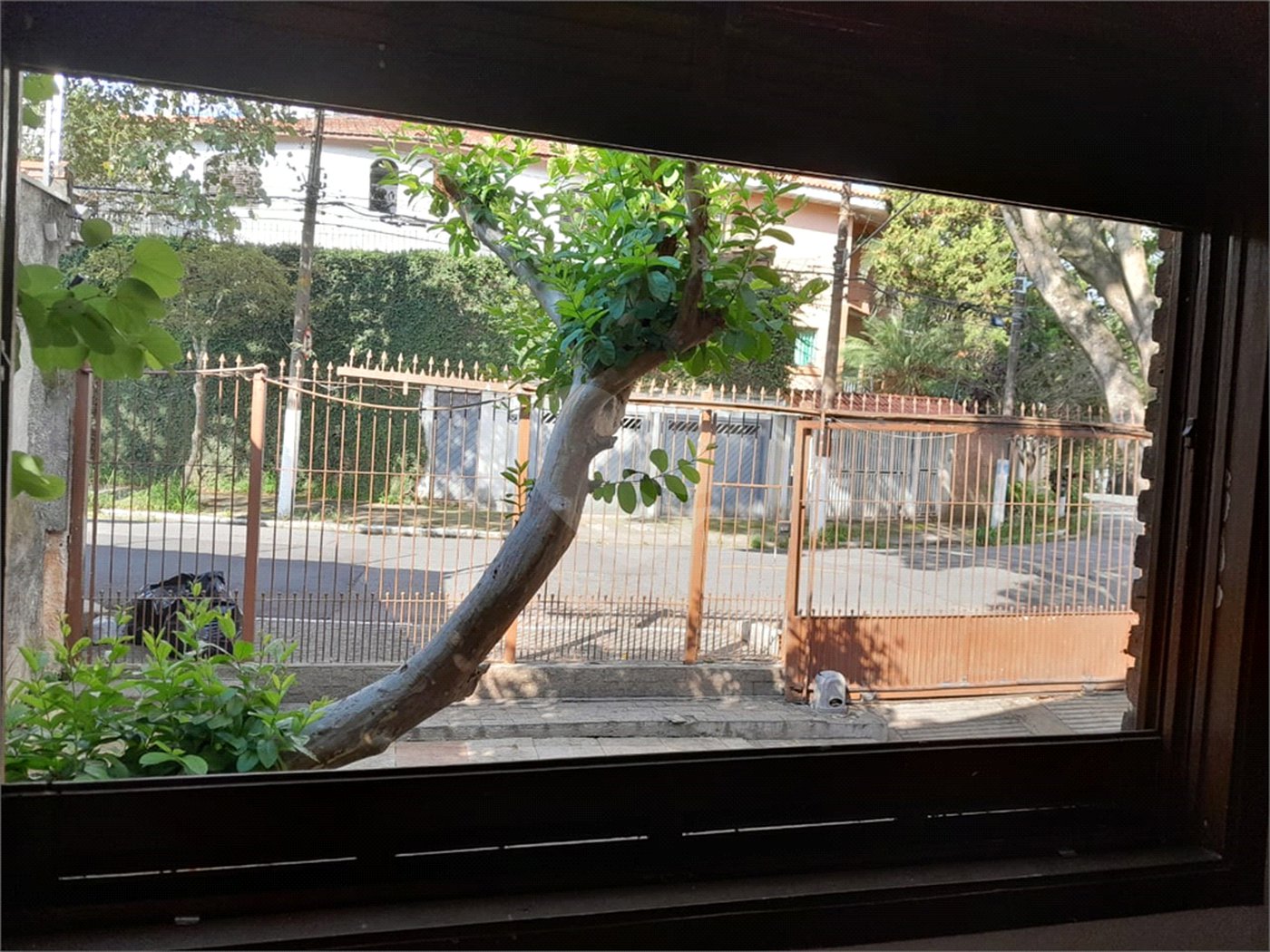 Sobrado à venda com 6 quartos, sendo 3 suítes, em Rolinópolis, São Paulo, SP