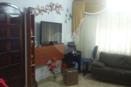 Casa à venda com 2 quartos, sendo 1 suíte, no condomínio Travessa Carmem Lúcia Carneiro,88, São Paulo - SP