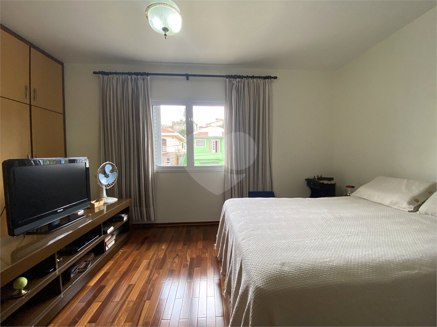 Sobrado à venda com 3 quartos, sendo 1 suíte,  em Vila Nivi, São Paulo, SP