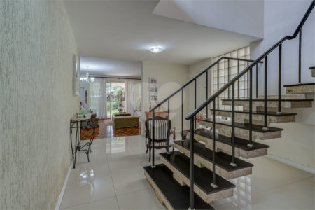 Casa à venda ou para alugar com 4 quartos, sendo 2 suítes, em Ibirapuera, São Paulo, SP
