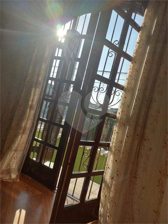 Casa à venda com 2 quartos, sendo 1 suíte, em Vila Maria de Maggi, Suzano, SP