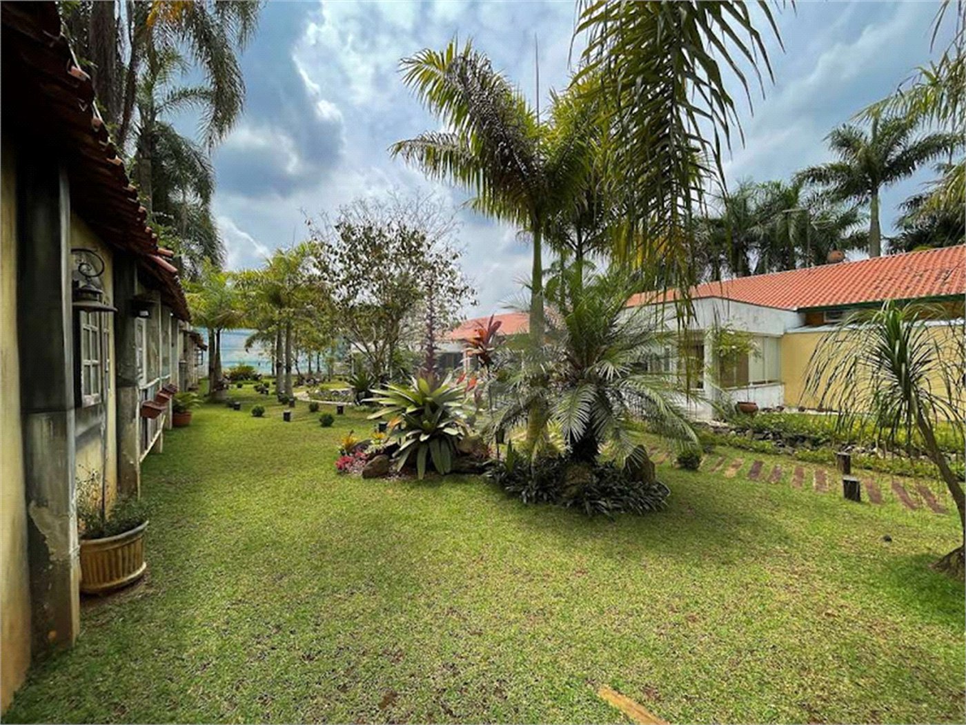 Casa à venda com 4 suítes no condomínio Miollo da Granja, Cotia - SP