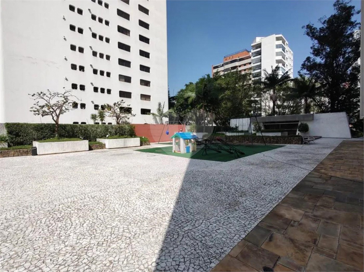 Apartamento à venda com 4 quartos, sendo 1 suíte, em Brooklin Paulista, São Paulo, SP