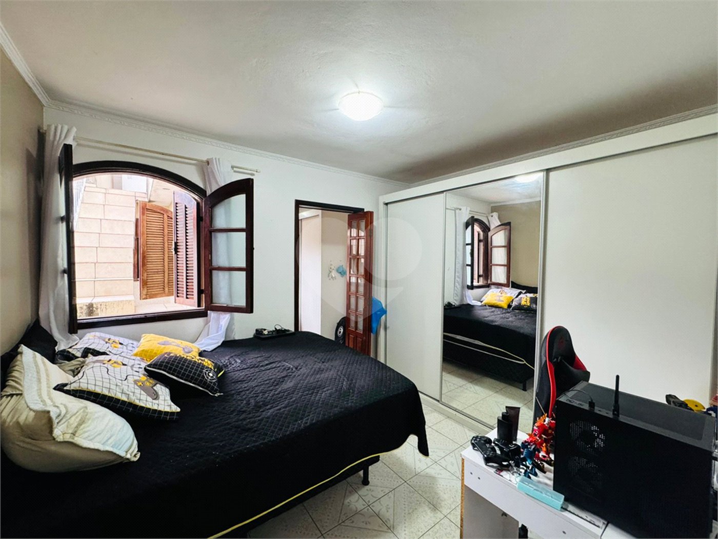 Casa à venda com 4 quartos, sendo 2 suítes, em Parque Santo Antônio, Guarulhos, SP