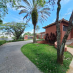 Casa para alugar com 5 quartos, sendo 3 suítes,  no condomínio Chacara Santa Maria, Votorantim - SP