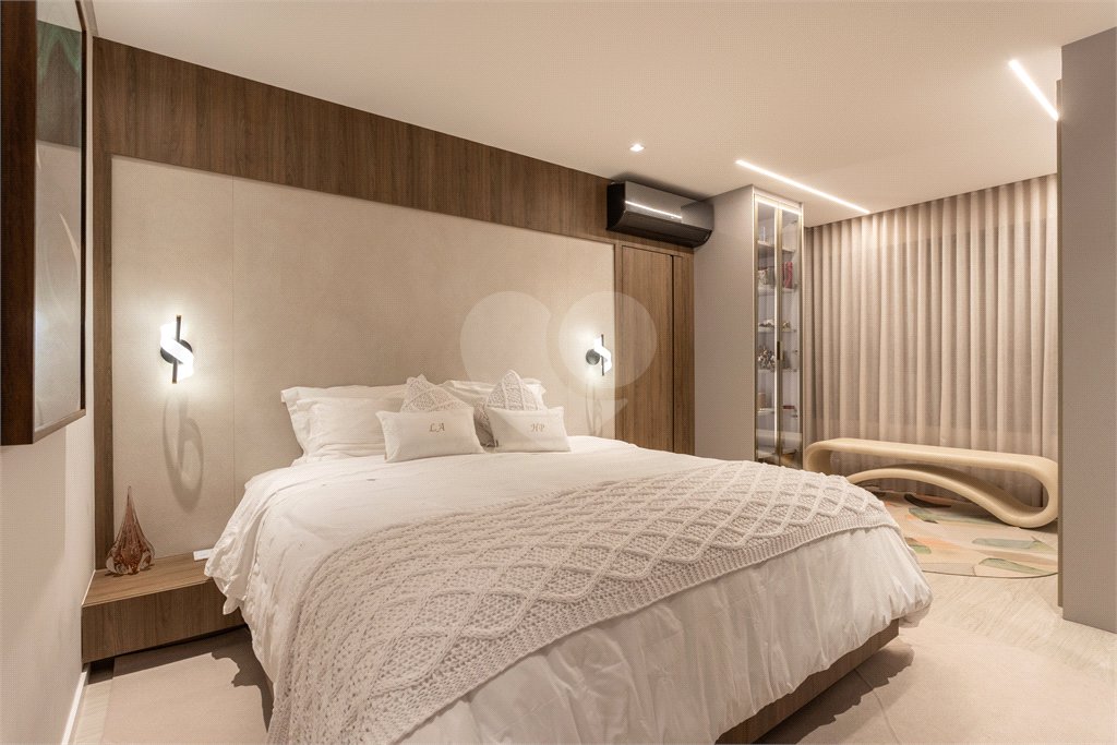 Apartamento à venda com 3 suítes em Jardim Morumbi, São Paulo, SP