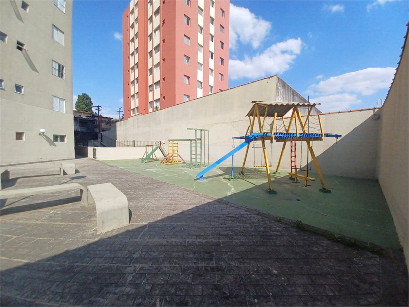 Apartamento à venda com 2 quartos em Vila Erna, São Paulo, SP