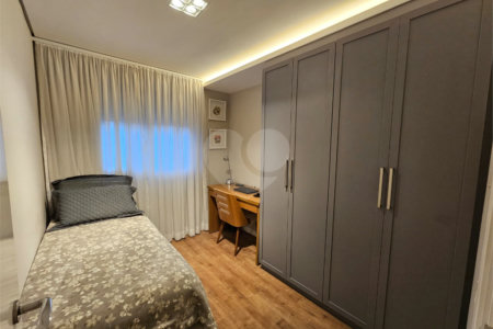 Apartamento à venda com 3 quartos, sendo 1 suíte,  em Brás, São Paulo, SP