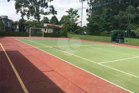 Casa à venda com 3 quartos, sendo 2 suítes, no condomínio Vila Borghese, São Paulo - SP