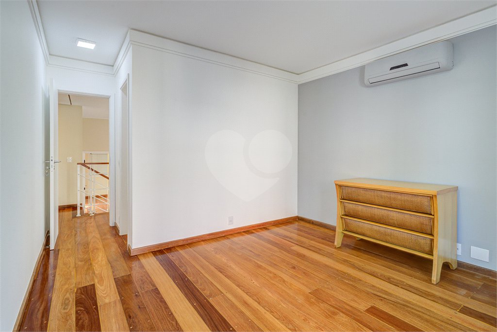 Casa à venda com 4 suítes no condomínio Ville de Marseille, São Paulo - SP