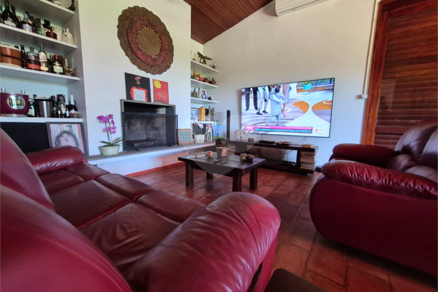 Casa Térrea à venda com 4 quartos, sendo 2 suítes, em Roseira, Mairiporã, SP