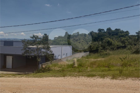 Terreno à venda no condomínio Lago Dourado, Jacareí - SP